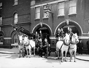 Renfrew: LCC-LFB Kennington fire station, Lambeth