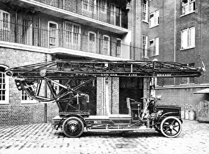 LCC-LFB Morris-Magirus solid tyre turntable ladder
