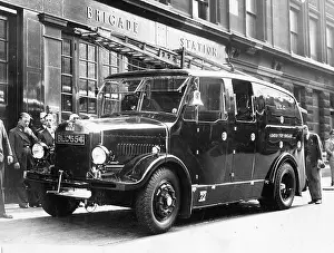 Burdett: LCC-LFB New enclosed London fire engine