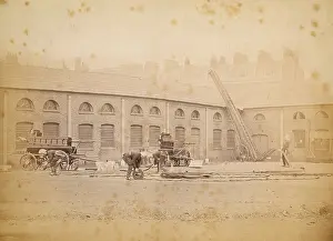Lunette: LCC-MFB station yard with men and appliances