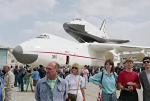 Shuttle: Le Bourget International Air Show