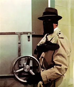 Yves: LE CERCLE ROUGE