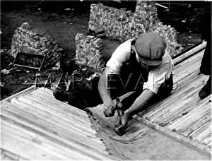 Flashing: LEAD FLASHING A ROOF
