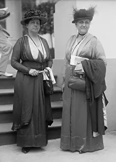 Humanitarians: Leaders of the American Settlement House ?