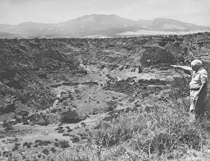 Olduvai: Leakey at the Olduvai Gorge
