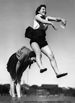 Leapfrog: LEAPFROG GIRLS 1940S