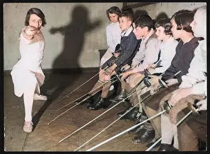 Lunge: LEARNING TO LUNGE 1930S