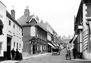 Leatherhead: Leatherhead High Street probably 1920s