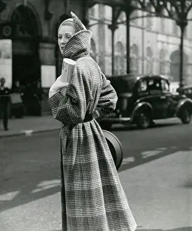 Marylebone: Ledux - Coat - Location: Marylebone Station, London