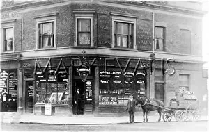 LEE GREEN/OFF LICENCE