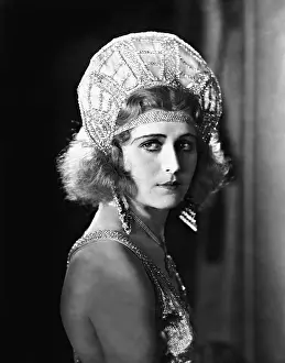Parry: Lee Parry in Das Luxusweibchen, 1925