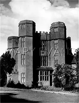 Gatehouses: LEICESTER GATEHOUSE