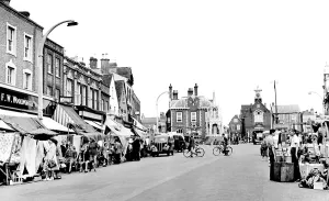 Buzzard: Leighton Buzzard, Market Day 1952