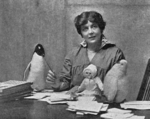 Lena Ashwell in a Three Arts overall, WW1