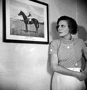 Leni: Leni Riefenstahl, 1933