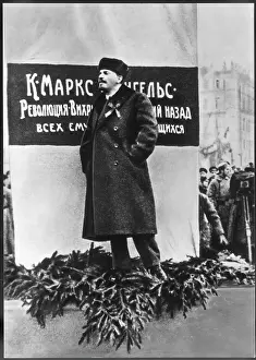 Engels: LENIN IN 1918