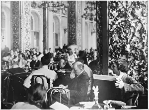 Bowed: LENIN AT CONFERENCE