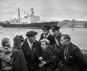 Participant: Lenin nuclear-powered icebreaker on Neva