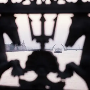 Neva: Leningrad views, 1977