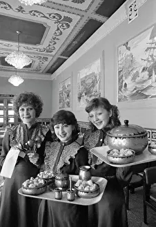 Tatyana: Leningradskoye Cafe