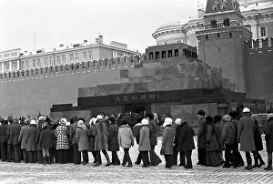 Queue: Lenin's Mausoleum, 1975