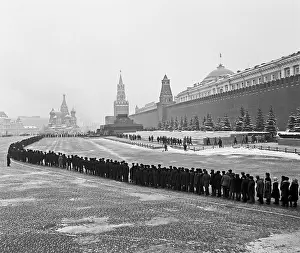 Queue: To Lenin's Mausoleum, 1985