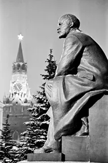 Pinchuk: Lenin's Monument at Moscow Kremlin, 1969