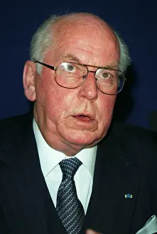 Lennart: Lennart Meri