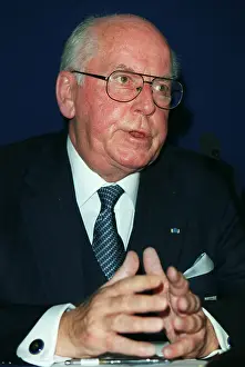 Lennart: Lennart Meri