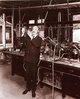 Velox: Leo Baekeland, Belgian Chemist