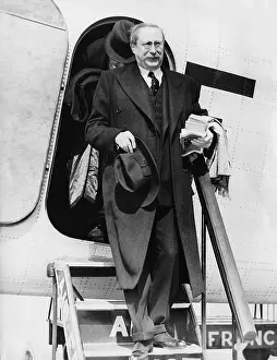 Personalit: Leon Blum on his arrival in Croydon, 1939