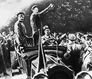 Commissioner: Leon Trotsky during a speech, 1918