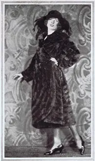 Mouvet: Leonara Hughes, 1921
