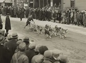 New Hampshire: Leonhard Seppala and his Siberian huskies, finishing