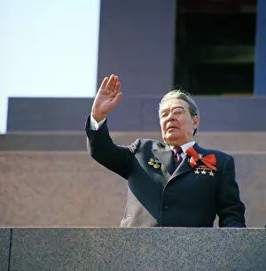 Greets: Leonid Brezhnev, 1977