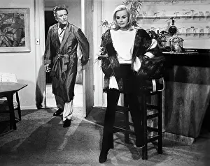 Pajamas: Leslie Parrish - Kirk Douglas - celebrity