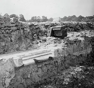 Nunn: Lesnes Abbey - Base of Recess