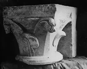 Nunn: Lesnes Abbey - Capital from Chapter House