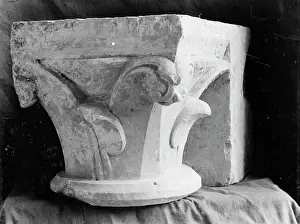 Nunn: Lesnes Abbey - Capital from Chapter House