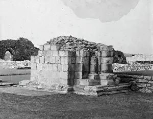 Nunn: Lesnes Abbey - S.W Tower Pier