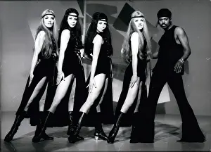 Deals: Lester Wilson, choreographer, with dancers, Germany