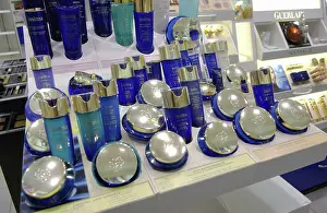 Guerlain: L'Etoile specialised cosmetics and perfume chain