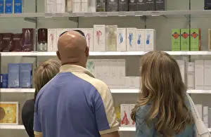Customers: L'Etoile specialised cosmetics and perfume chain