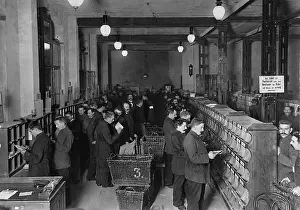 Prohibited: Letter sorter in Berlin's Main Post Office, 1908
