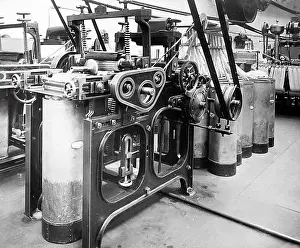 Levelling: Levelling machine in a woollen mill in Bradford