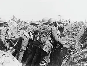 Respirators: Lewis gunners 1918