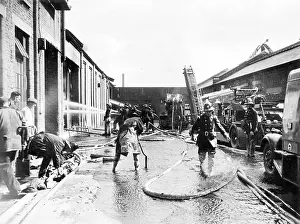 Paraffin: LFB at 25 pump fire, warehouse in Fulham
