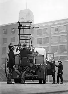Winch: LFB dual purpose appliance (back view) with crew