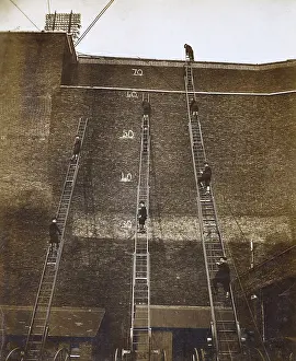Instructional: LFB-LCC fire brigade ladder drill