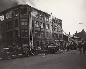 Woolf: LFB turntable ladders in use at Hackney fire